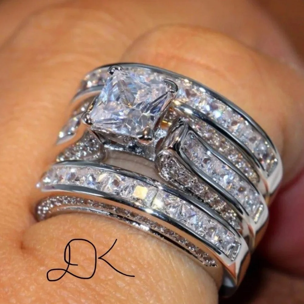 Elegant Silver and Diamond Ring Set - Picture 1 of 3